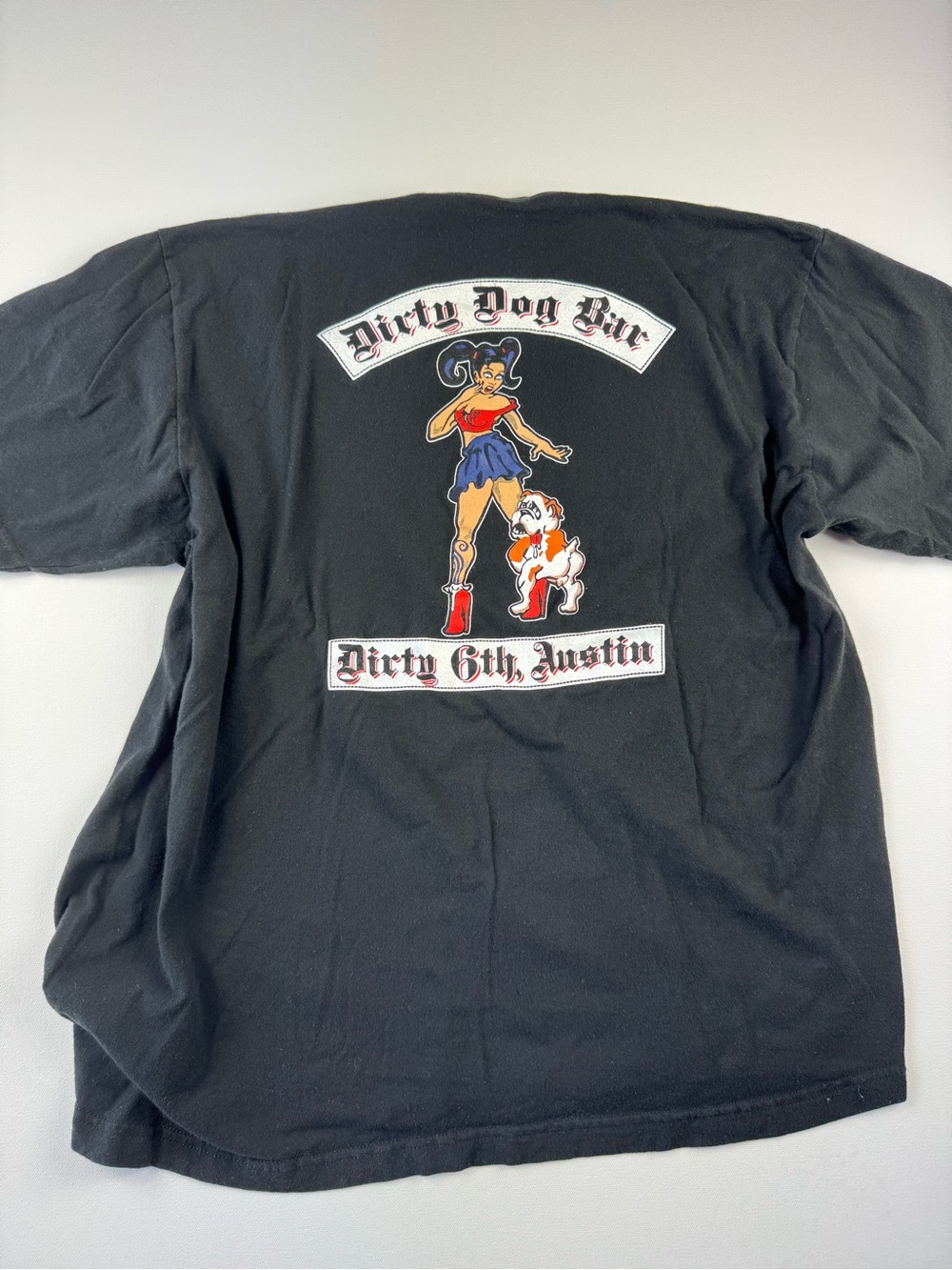 Dirty Dog Bar Pinup Bulldog Graphic Print Austin Texas Tee Short Sleeve Shirt L
